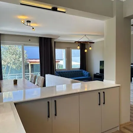 Elegant Villa In Kusadasi 5 Min Walk To Sea & Center *