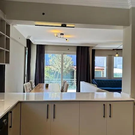 Elegant Villa In Kusadasi 5 Min Walk To Sea & Center *